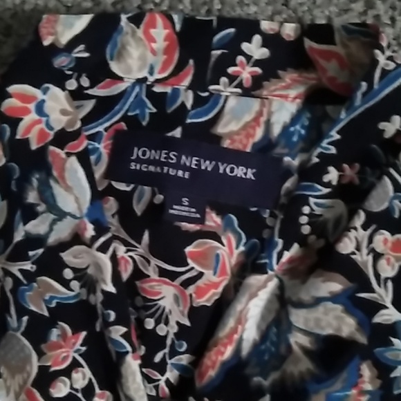 Jones NY SIGNATURE Faux Wrap - Picture 3 of 4